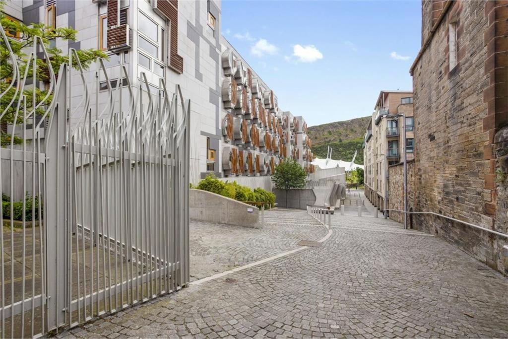 Edi * Edimburgo